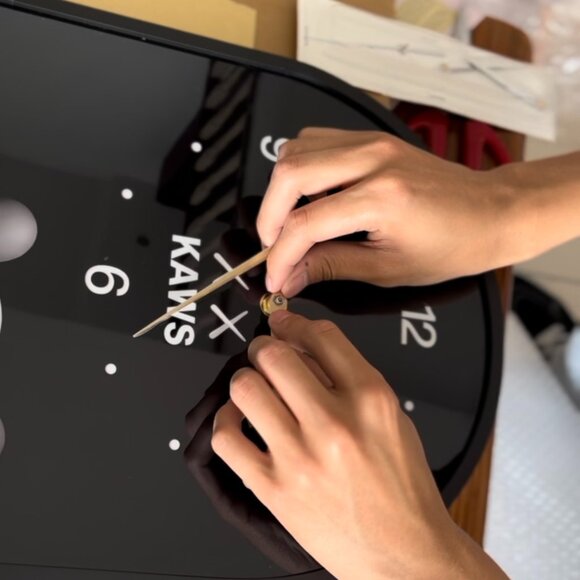 KAWS Double Companions Wall Clock, Fashionable KAWS Wall Clock Unique Room Decor - Picture 8 of 9